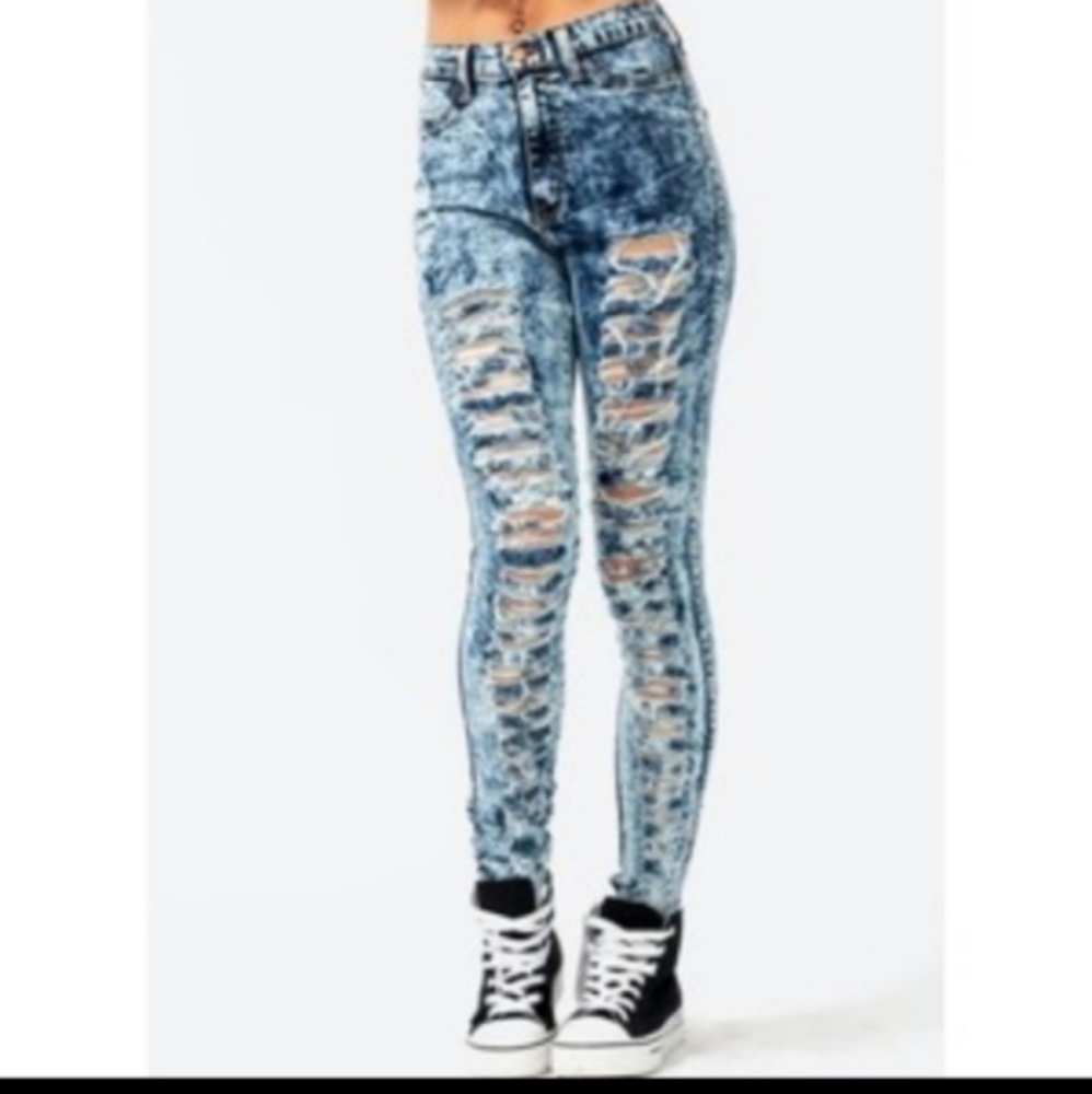 Vibrant Miu Acid Wash Destroyed Skinny Jeans.